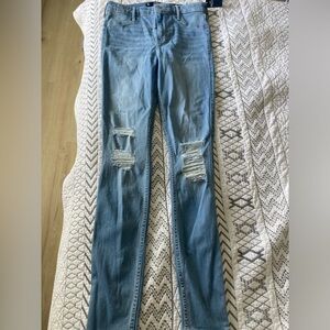 NEW HOLLISTER JEANS 7L W28 & L30 (High Rise)